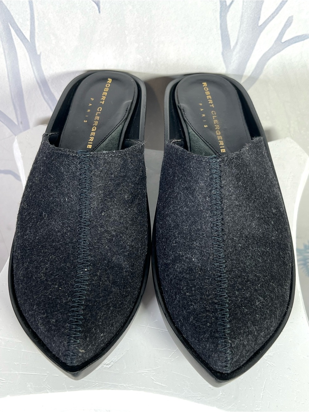 Robert Clergerie Dark Gray/Black Felt Pointed Clogs
